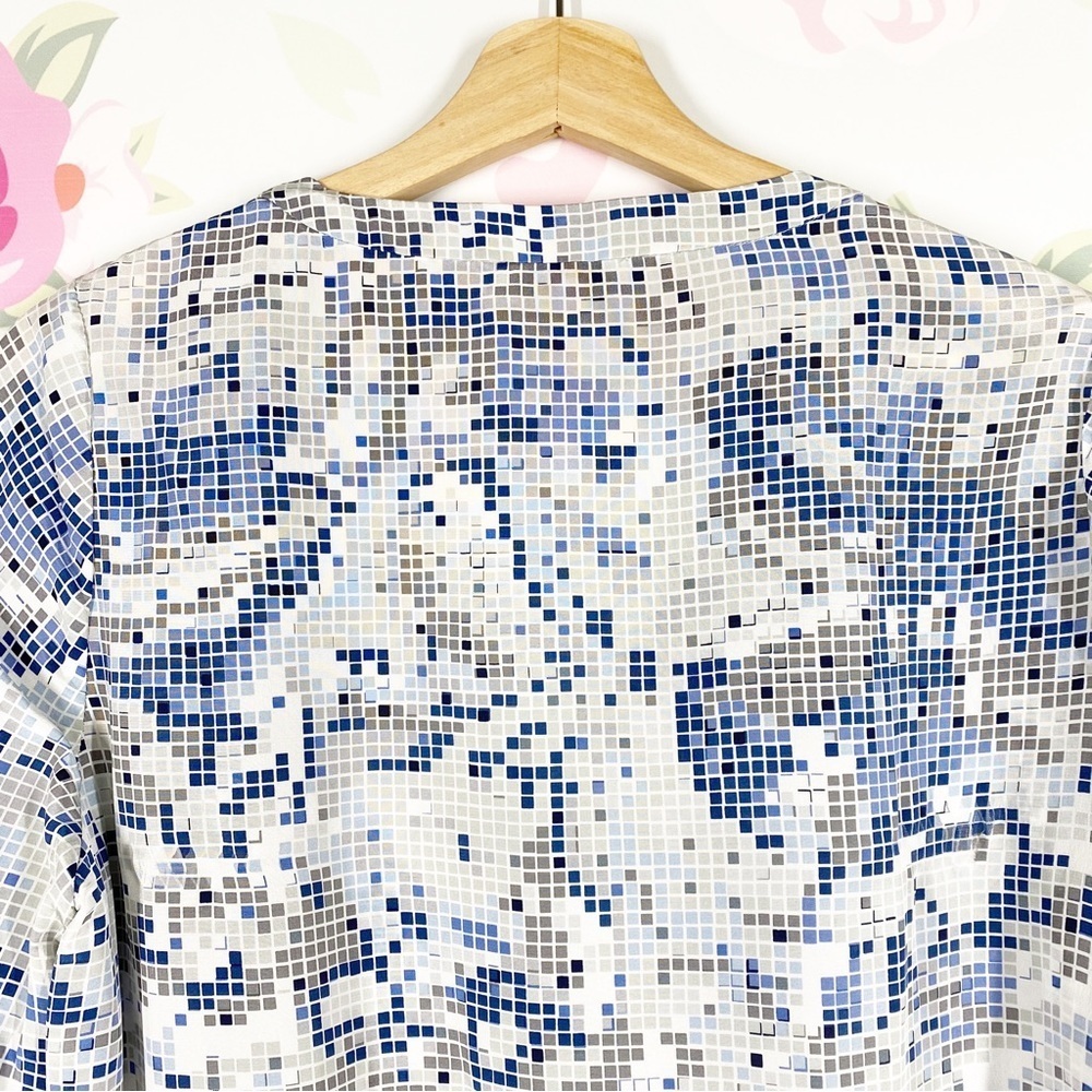 Joie Blue Gray Geometric Square Pixel Print V Neck Blouse M - Picture 7 of 10